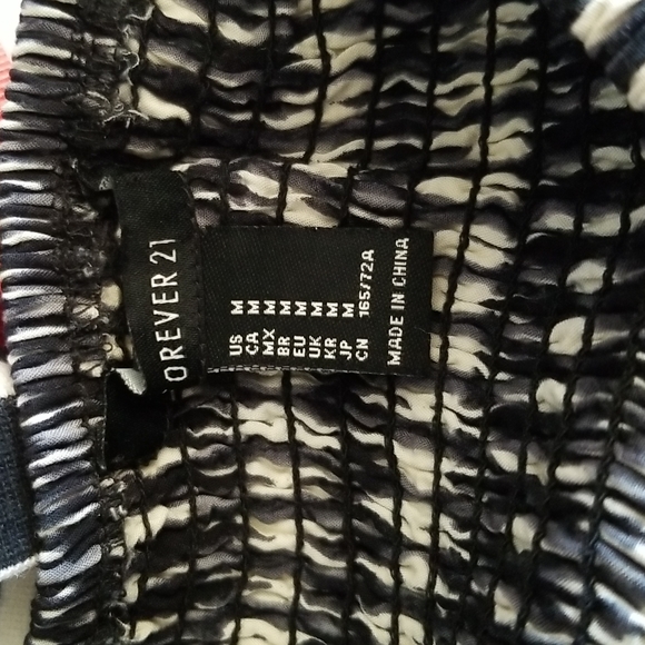 Forever 21 Asymmetrical skirt - Picture 5 of 5